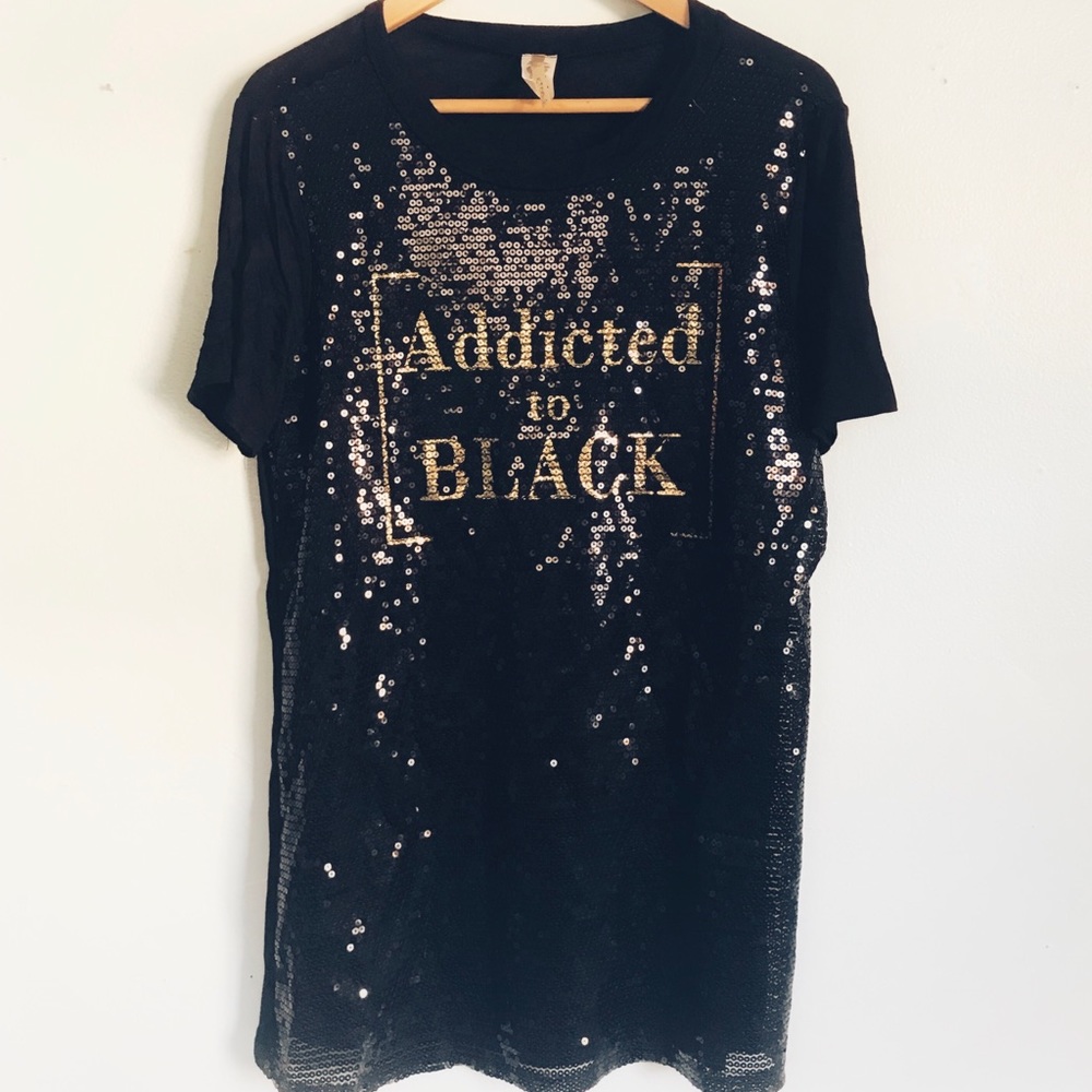 Sequin front only T-shirt “Addicted to Black”